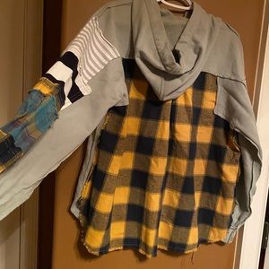 Easel hoodie New with tags size small